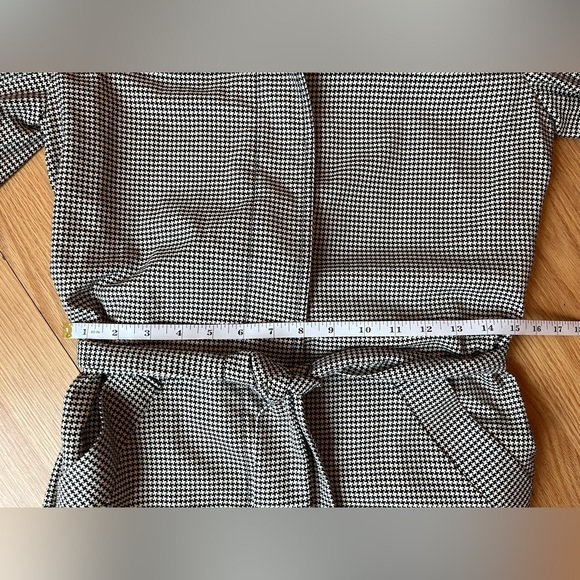 H&M Houndstooth Trenchcoat with Bow Cuffs - Picture 13 of 14